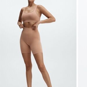 Fabletics Cloud Seemless Set in Driftscape, 7” shorts with top